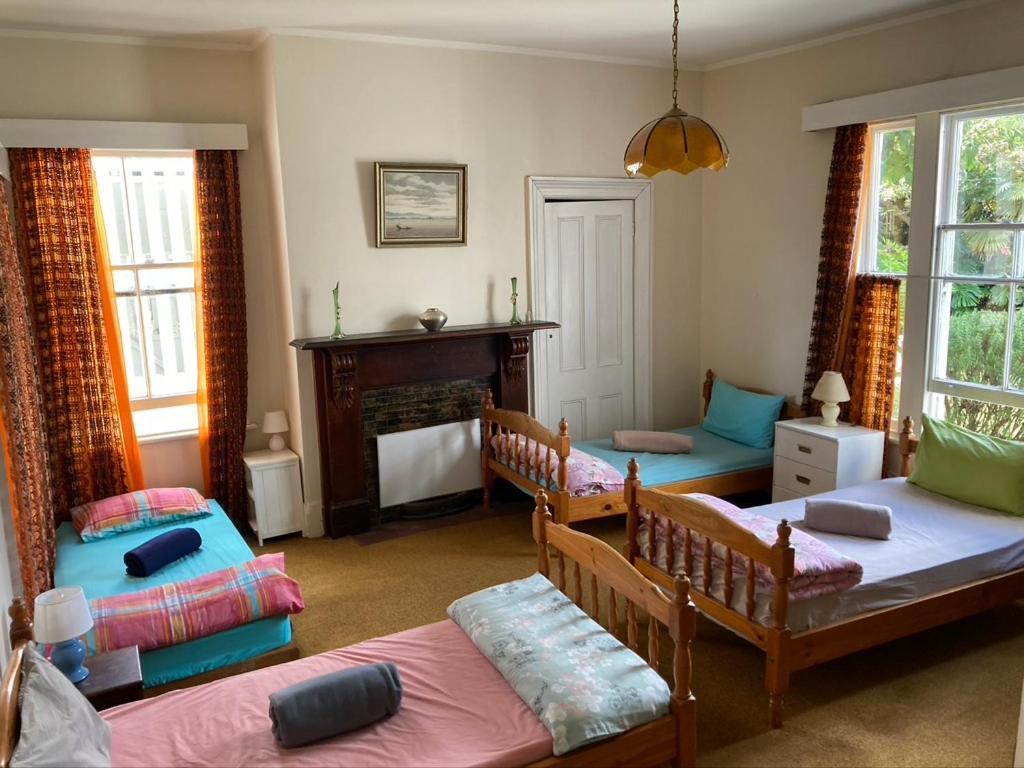 Honeysuckle House Hostel Nelson Bagian luar foto